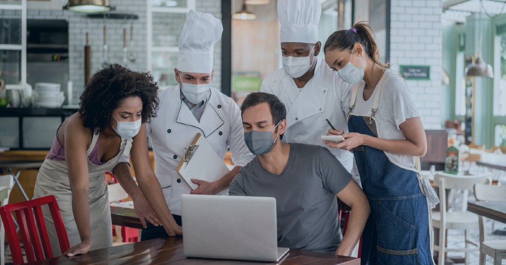 4 Communication Tips to Improve Restaurant Operations During COVID-19